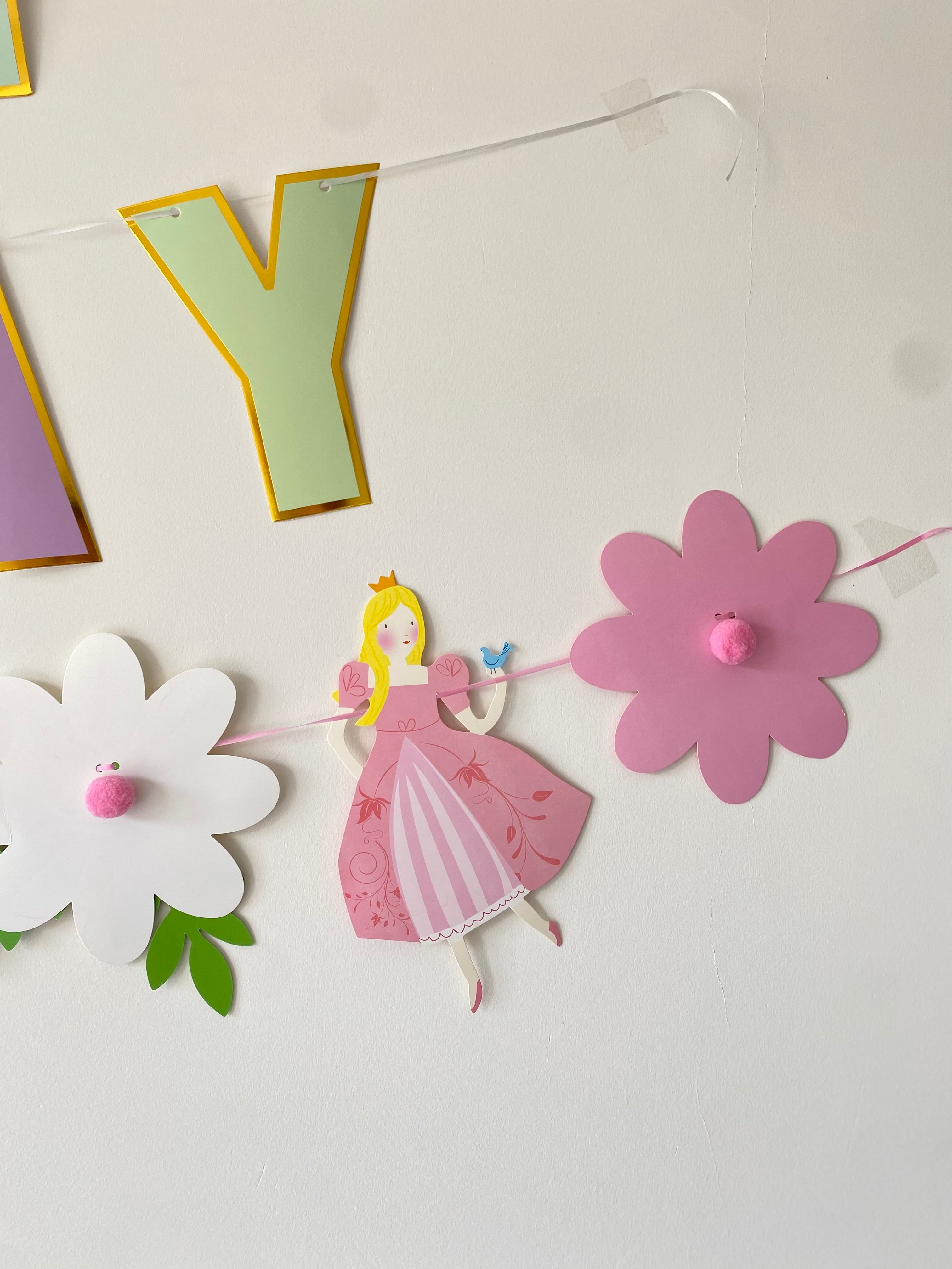 Prinsessen slinger met bloemen en pomp